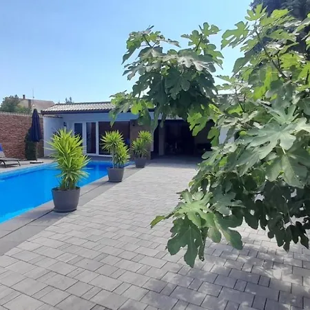 Villa Megsz *